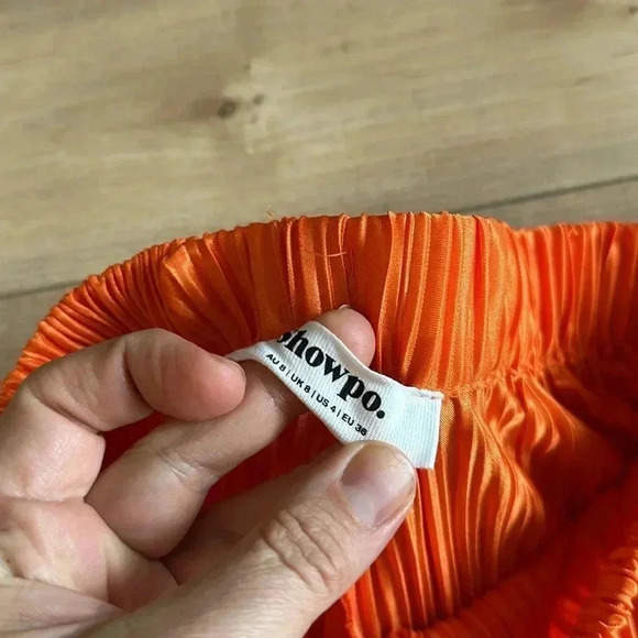 Showpo Beca Plisse Pants Flared Pleated Bright Orange Sz 4 - Picture 6 of 7